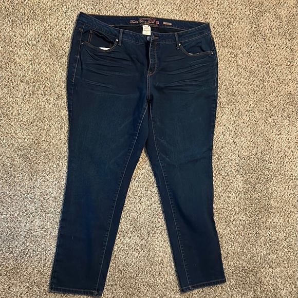 Like New, Faded Glory Women’s Jeans Size 18p - Picture 1 of 2